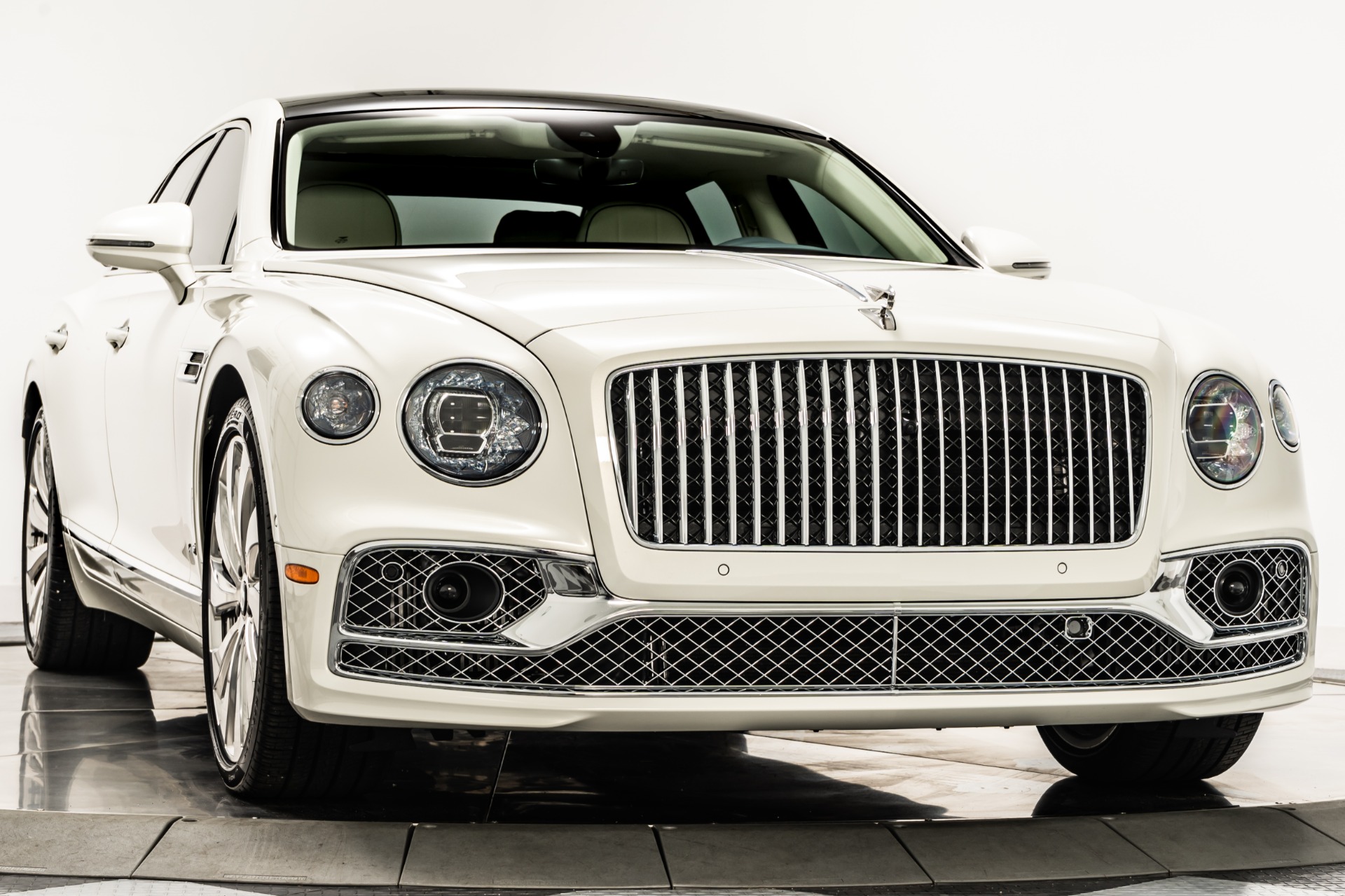 2021 BENTLEY FLYING SPUR W12 - 3,680 MILES for sale by auction in