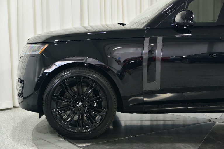 Range Rover dressed up in Louis Vuitton goes overboard - Carbon
