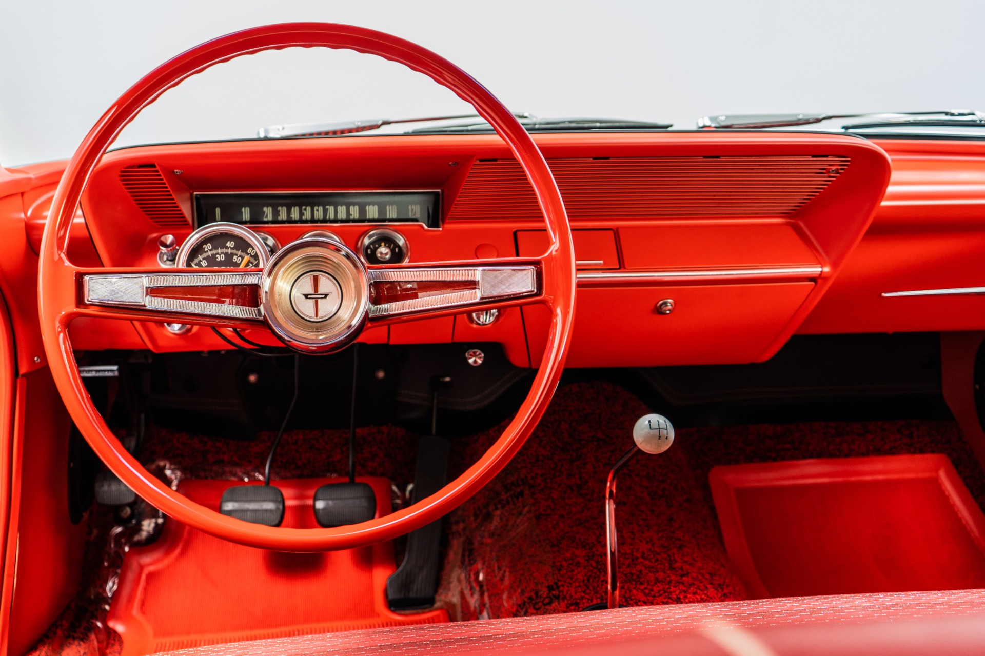 Mercedes-Benz S 580 Hides Chili Pepper Red Interior Beneath Satin