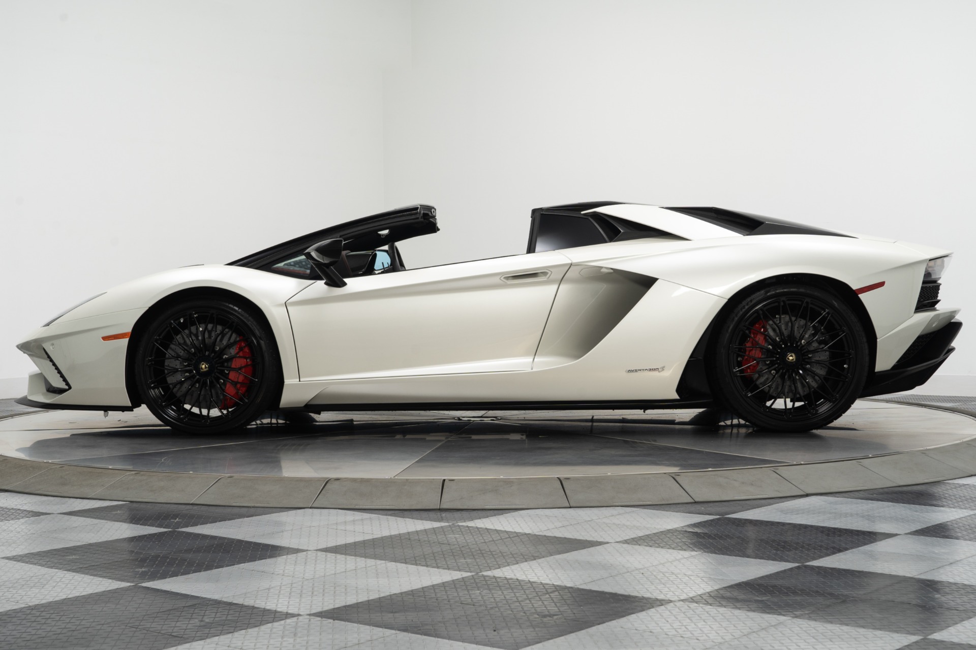 新作入荷Lamborghini AVENTADO-S LP740-4S (2017y-) LEAP DESIGN フロントスポイラー／／カーボン CARBON リープデザイン エアロ その他